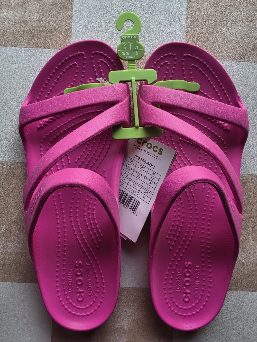 NWT Crocs Kadee II Strappy Sandals - Electric Pink Fuchsia Size 7 Womens